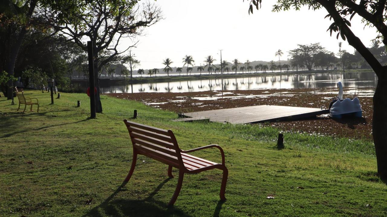 Apartamento Espetacular Na Melhor Praia Da Bahia, Guarajuba E Uma Das Unicas Praias Com Selo Azul Do Brasil -Luxo, Lazer, Diversao E Tranquilidade! Projetado Para Que Voce Tenha A Melhor Experiencia Em Hospedagem - Condominio Tipo Resort, O Mais Proc Camaçari エクステリア 写真